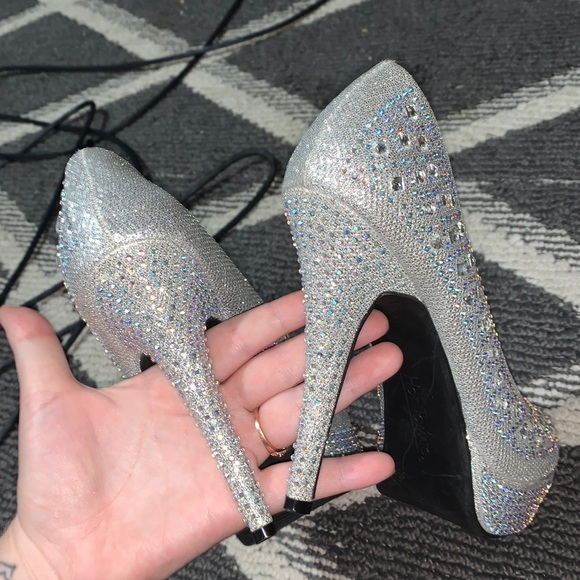 Heels - Picture 3 of 7